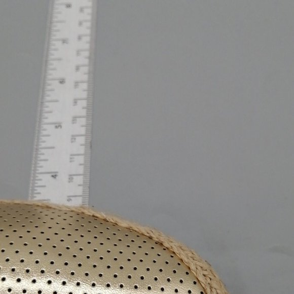 Clarks Womens Slip On Loafer Gold Perforated Flat Heel Almond Toe Elastic 7.5M - Picture 6 of 9